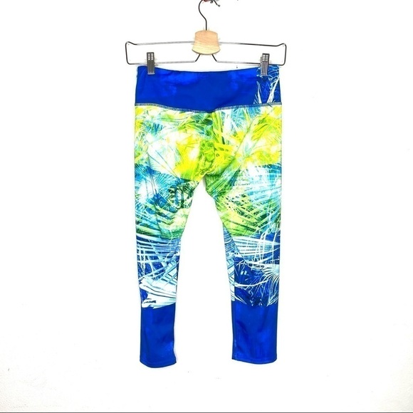 Onzie blue tropical palm print cropped yoga leggings - Picture 6 of 8
